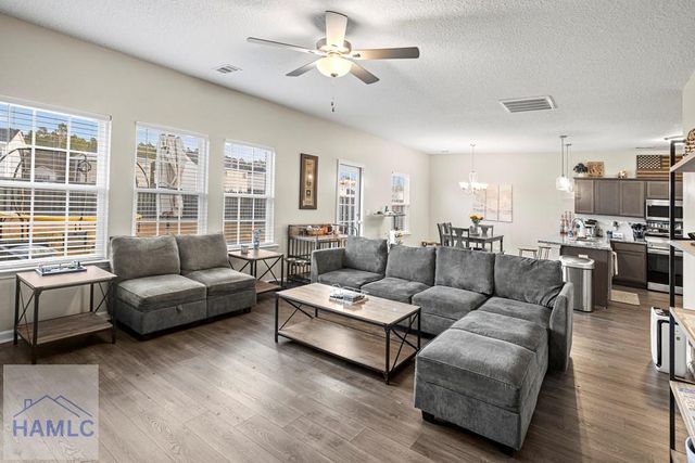 199 Brightleaf Circle, Hinesville, GA 31313