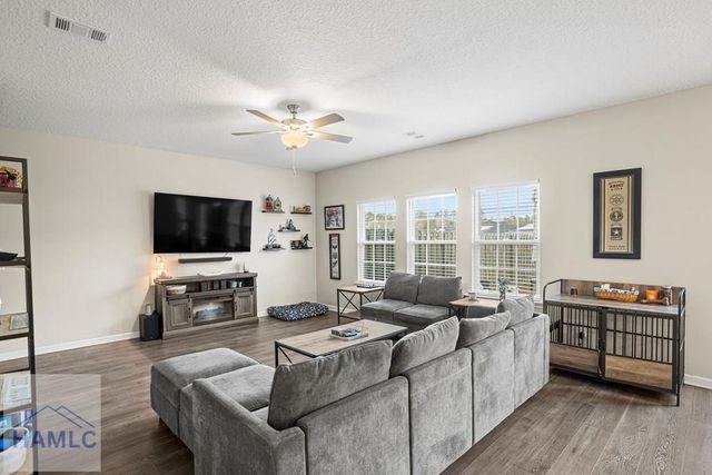 199 Brightleaf Circle, Hinesville, GA 31313