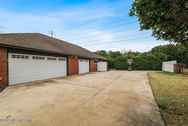 8119 WEKIVA Lane, Jacksonville, FL 32256