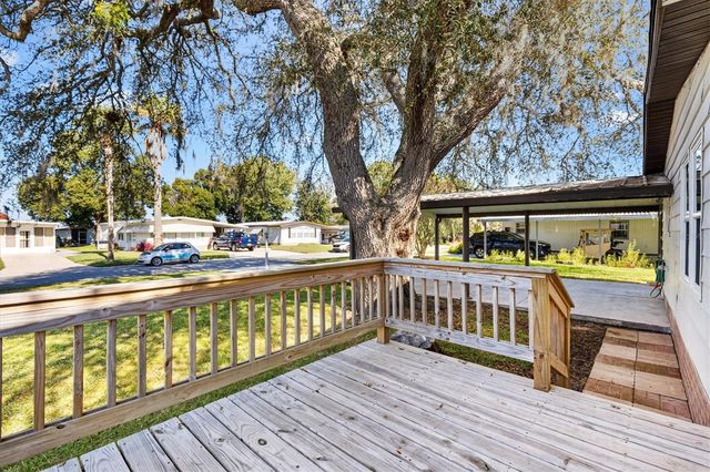 732 ROYAL PALM AVENUE, Lady Lake, FL 32159