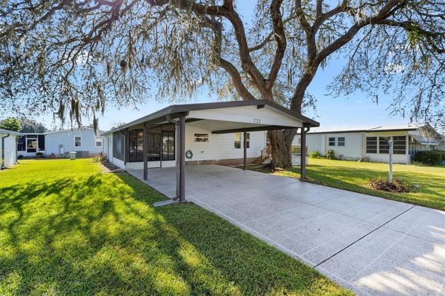 732 ROYAL PALM AVENUE, Lady Lake, FL 32159