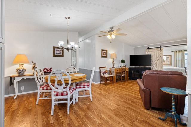 732 ROYAL PALM AVENUE, Lady Lake, FL 32159