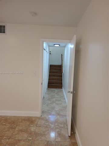 4020 Del Rio Way, Sunrise, FL 33351