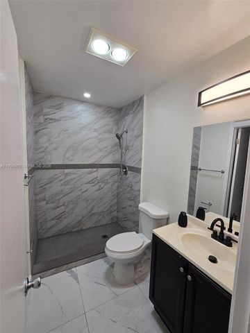 4020 Del Rio Way, Sunrise, FL 33351