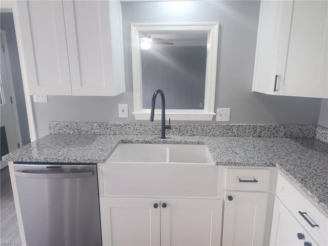 4116 Stillwood CT, Virginia Beach, VA 23456