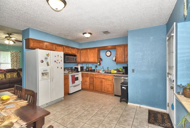3124 S 210th East Avenue, Broken Arrow, OK 74014