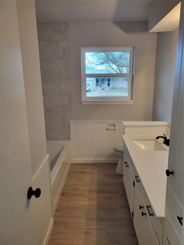 104 Burton Place, Edmond, OK 73013