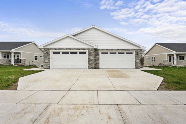 1490 Palm Grass Way, Stoughton, WI 53589