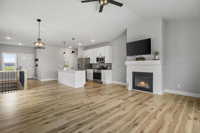 1490 Palm Grass Way, Stoughton, WI 53589