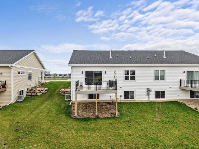 1490 Palm Grass Way, Stoughton, WI 53589