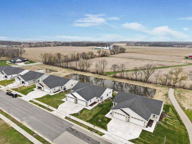 1490 Palm Grass Way, Stoughton, WI 53589