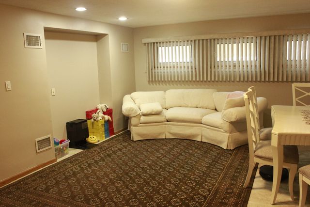 5639 N Manor Lane, Norwood Park Township, IL 60631