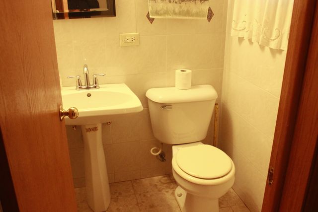 5639 N Manor Lane, Norwood Park Township, IL 60631