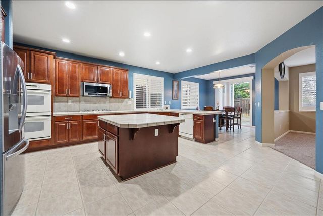 8500 Grey Iron Ct, Antelope, CA 95843