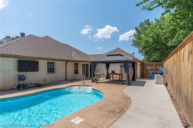 2412 Fianna Way, Fort Smith, AR 72908