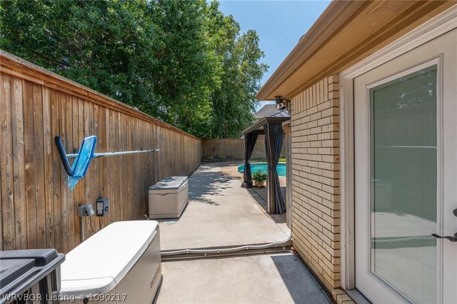 2412 Fianna Way, Fort Smith, AR 72908