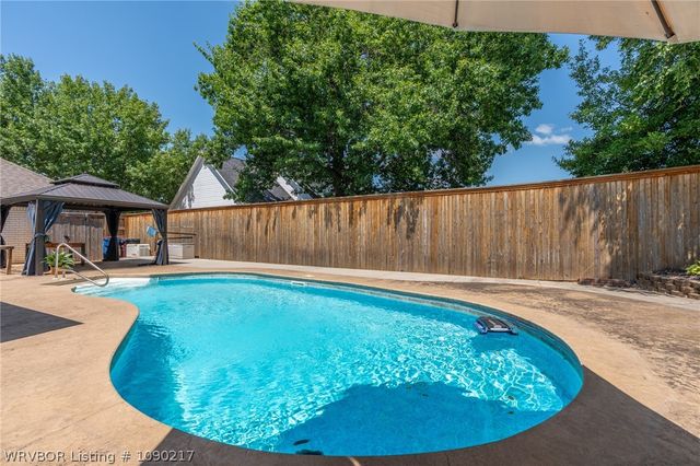 2412 Fianna Way, Fort Smith, AR 72908