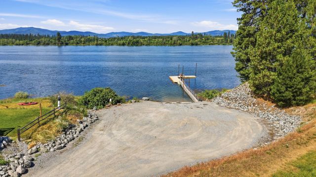 1583 Lenora Dr, Usk, WA 99180