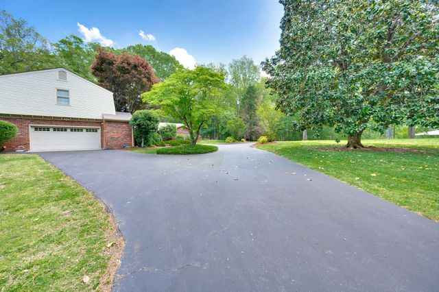 414 Bellwood Dr, Dickson, TN 37055