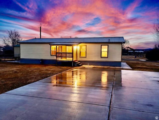 245 S 200 W, Huntington, UT 84528