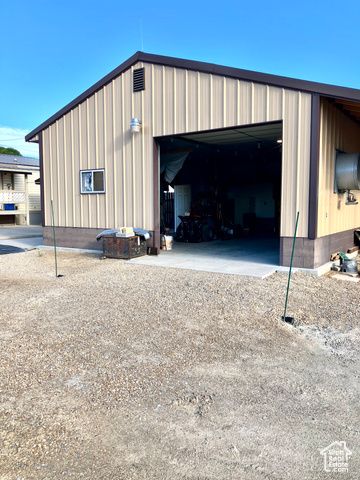 245 S 200 W, Huntington, UT 84528