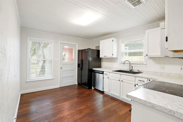 716 N Pierce ST, Burnet, TX 78611