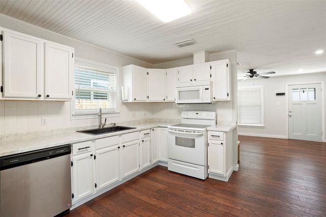 716 N Pierce ST, Burnet, TX 78611