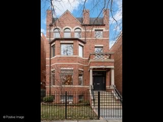 1426 W Melrose Street, Chicago, IL 60657