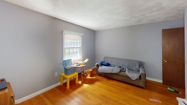 8 Pennock Rd, Chelmsford, MA 01824