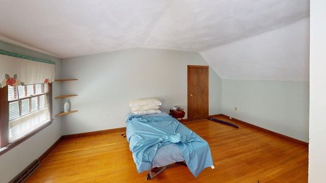 8 Pennock Rd, Chelmsford, MA 01824