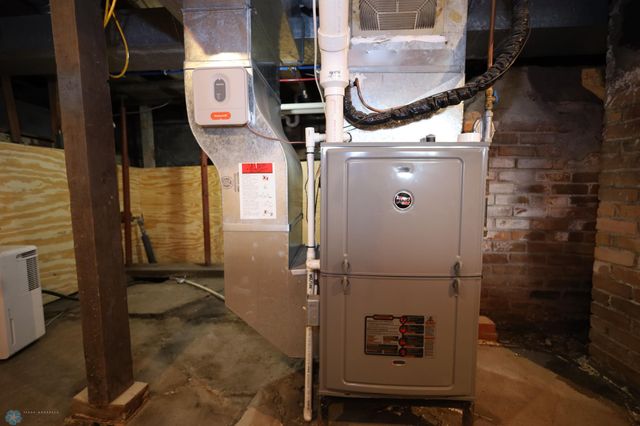 120 2nd Street NW, Hillsboro, ND 58045