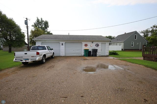 120 2nd Street NW, Hillsboro, ND 58045
