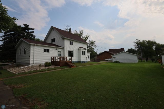 120 2nd Street NW, Hillsboro, ND 58045