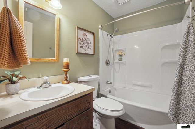 13636 W Street, Omaha, NE 68137