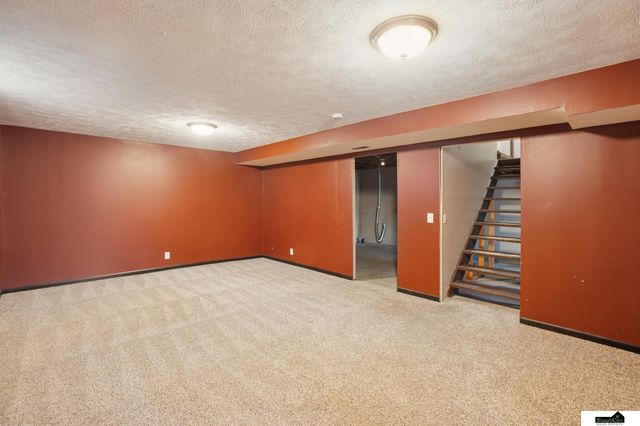 13636 W Street, Omaha, NE 68137