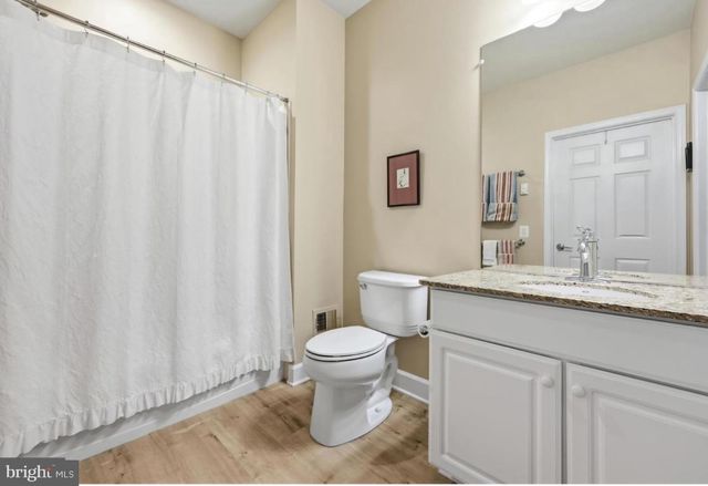 44397 OAKMONT MANOR SQ, Ashburn, VA 20147