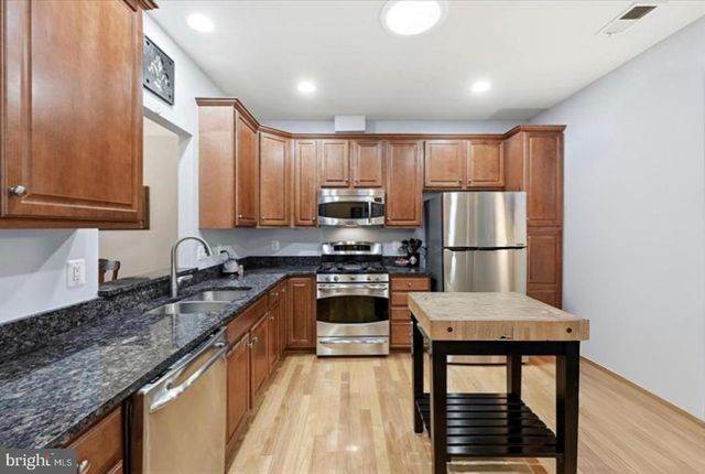 44397 OAKMONT MANOR SQ, Ashburn, VA 20147