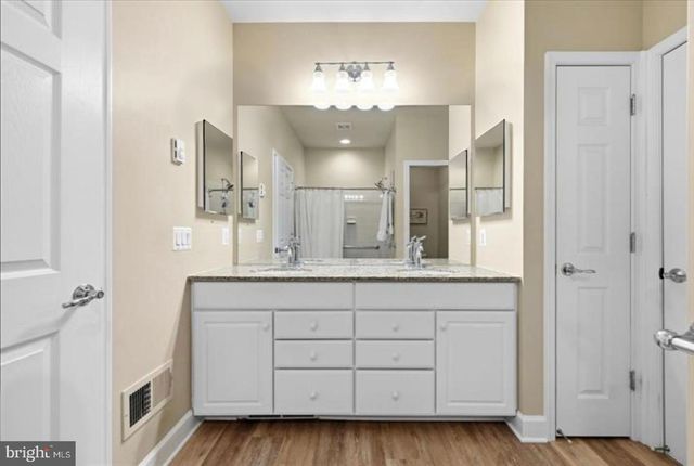 44397 OAKMONT MANOR SQ, Ashburn, VA 20147