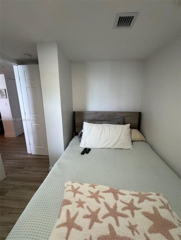 9273 Collins Ave 810, Surfside, FL 33154