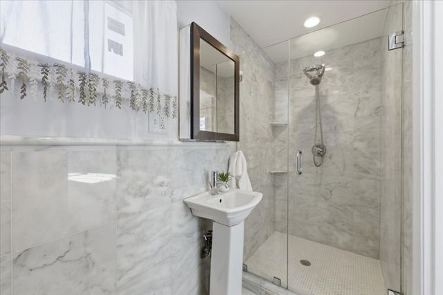 14 Eldridge Place, Westwood, MA 02090