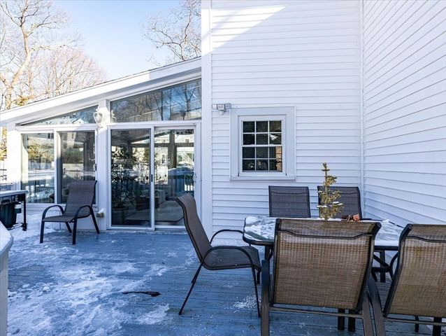 14 Eldridge Place, Westwood, MA 02090