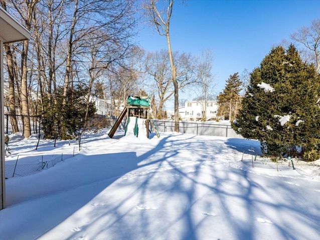 14 Eldridge Place, Westwood, MA 02090