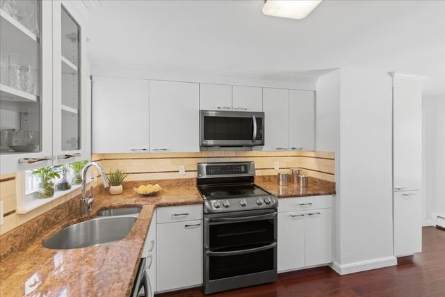 14 Eldridge Place, Westwood, MA 02090