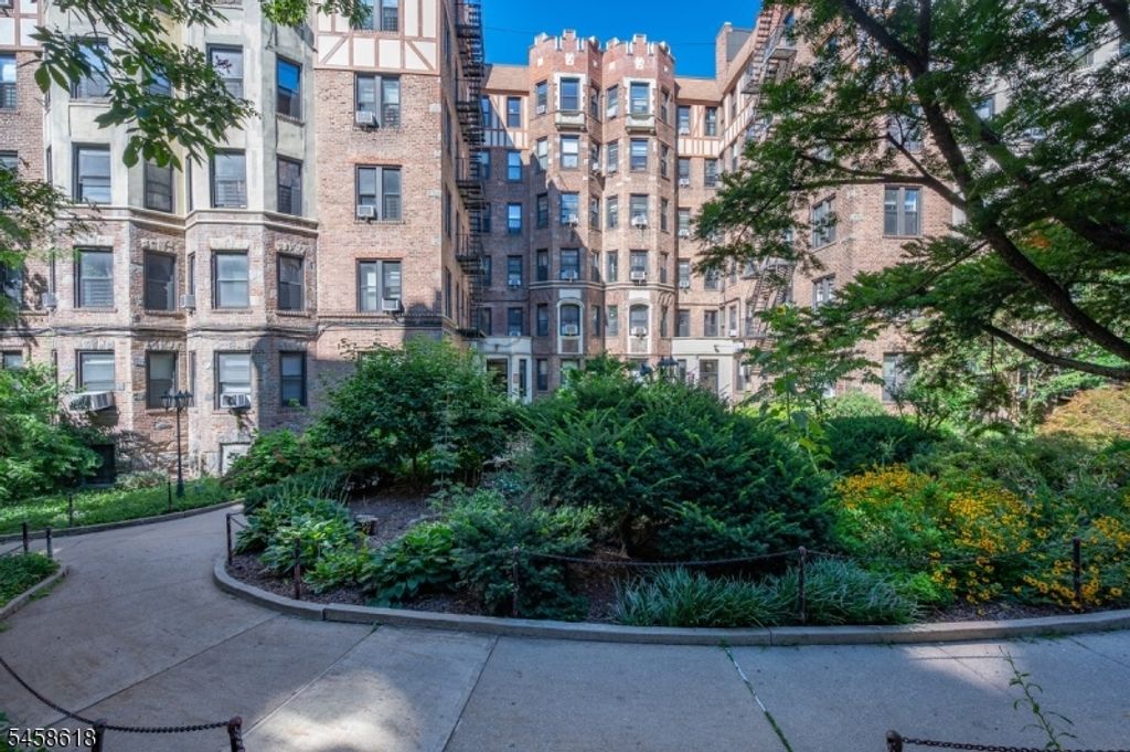 756 Brady 609, New York, NY 10462 — photo 3
