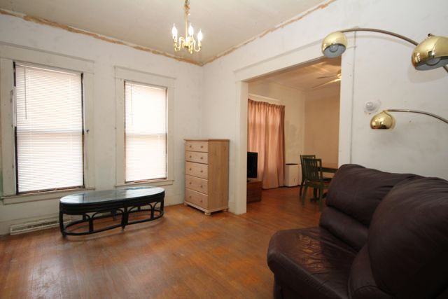 114 W Park Street, Vicksburg Vllg, MI 49097