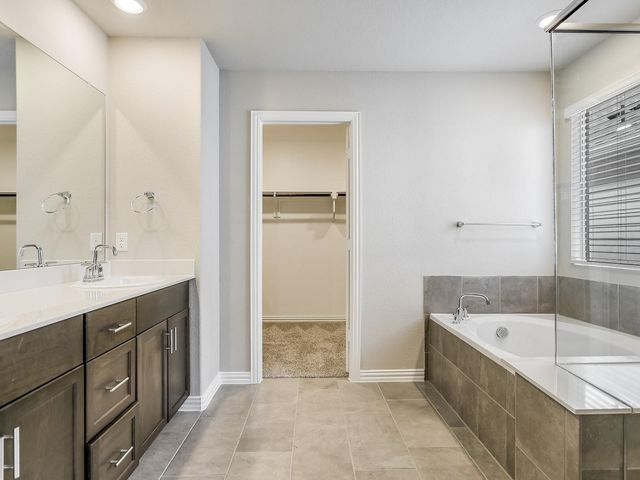 2612 Gateway Avenue, Corinth, TX 76210