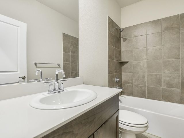 2612 Gateway Avenue, Corinth, TX 76210