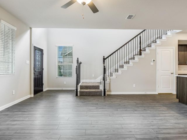 2612 Gateway Avenue, Corinth, TX 76210