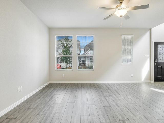 2612 Gateway Avenue, Corinth, TX 76210