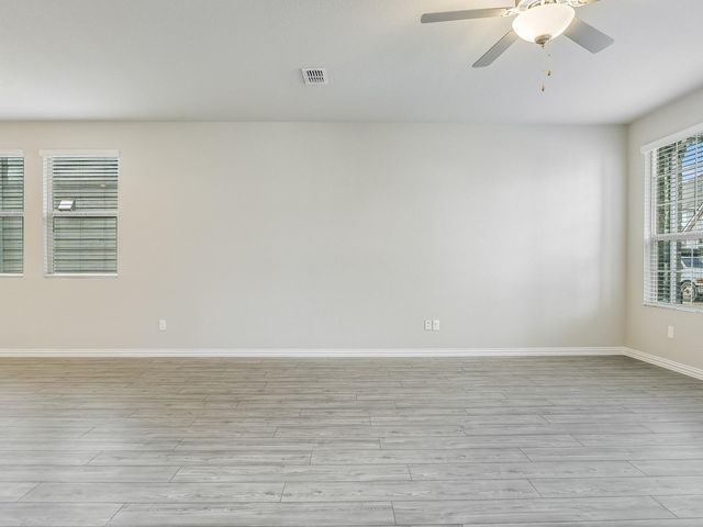 2612 Gateway Avenue, Corinth, TX 76210